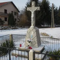 Keresztek, szoborfülkék, haranglábak